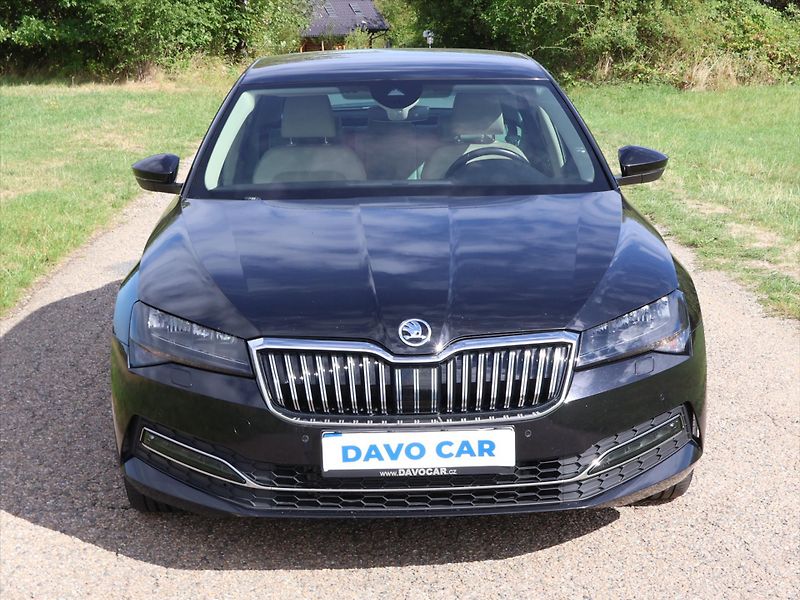 Škoda Superb 2,0 TDI 140kW DSG 4x4 Style CZ - fotka 2 z 35