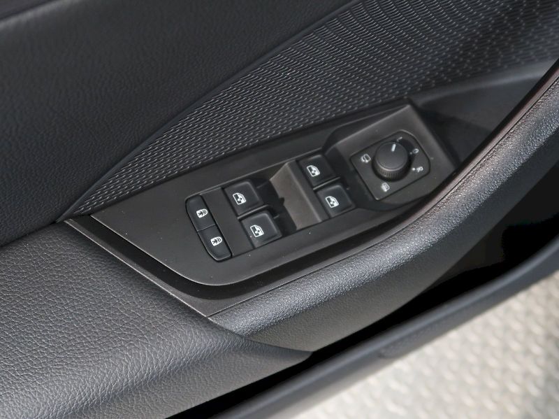 Škoda Octavia (2025) SPORTLINE 2.0TDI 110KW DSG - fotka 41 z 45