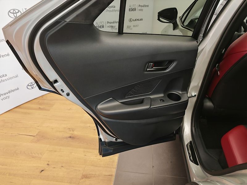 Toyota C-HR 2.0 PHEV Tokyo Edition *Panora - fotka 33 z 39