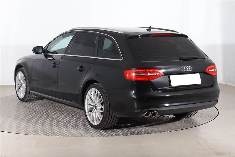 Audi A4 (2014) 2.0 TDI, Automat, Navi, Xenony - fotka 4 z 26
