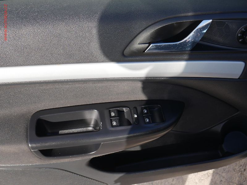 Škoda Octavia (2010) 1.4 TSI, Ambiente - fotka 15 z 16