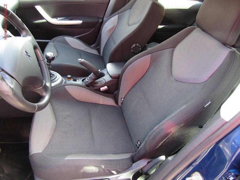 Peugeot 308 (2008) 1.6, autoAC, temp - fotka 9 z 15