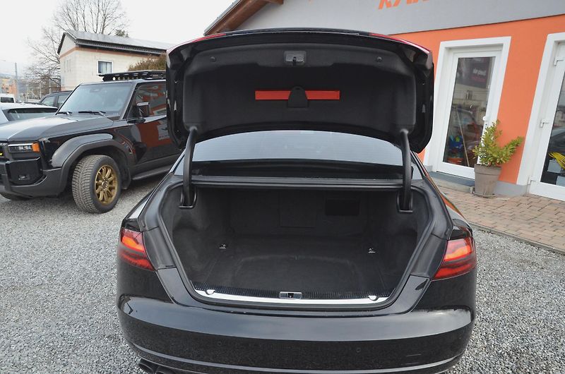 Audi S8 (2017) Plus 4.0 V8 605 PS Quattro - fotka 12 z 47