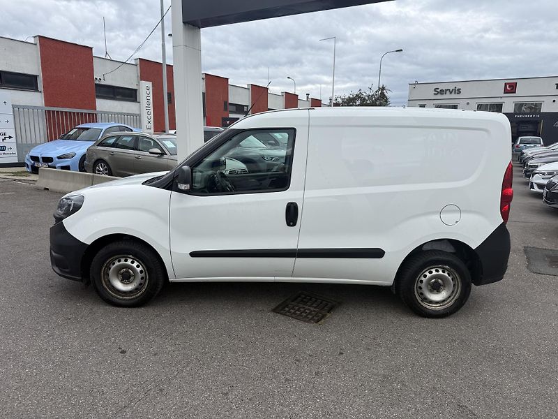 Fiat Dobló 1.3 MTJ Klimatizace - fotka 9 z 21