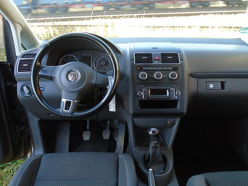 Volkswagen Touran 2.0 TDI 7míst,servisní histori - fotka 12 z 42