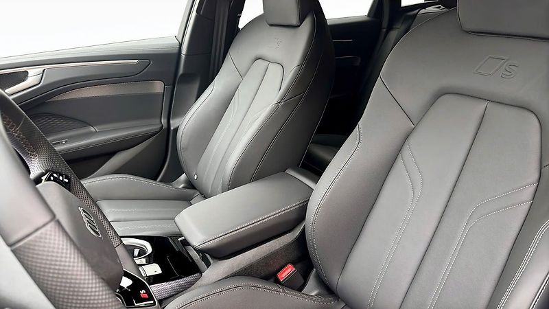 Audi A6 (2026) 2,0TDI  AVANT Quattro S-Line - fotka 6 z 15