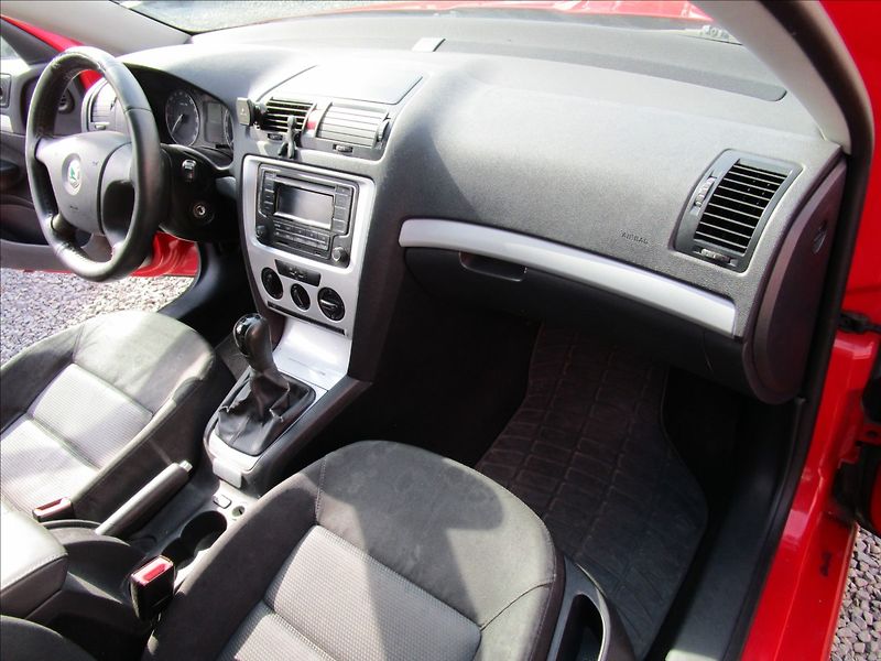 Škoda Octavia Combi 1.9TDi Ambiente, Klima - fotka 15 z 41