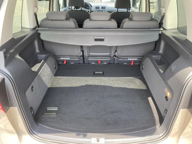 Volkswagen Touran 1.2 TSI 77kW-CLIMATRONIC-NAVI - fotka 32 z 41