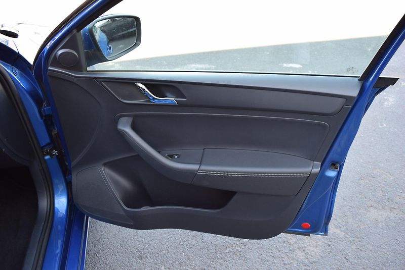 Škoda Rapid (2017) 1.2TSI 81kw AMBITION OPS AC - fotka 35 z 41
