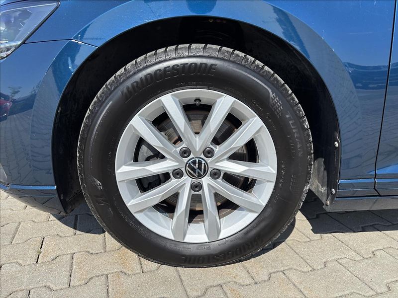 Volkswagen Passat 1,5 TSI Business AUT 110kW DPH - fotka 9 z 41