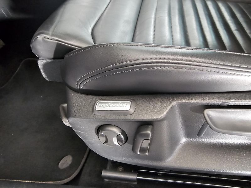 Volkswagen Passat (2019) R-Line 4M  - fotka 10 z 23