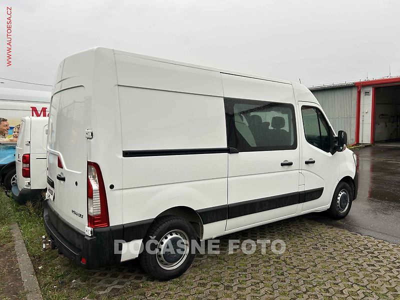 Renault Master (2021) 2.3dCi L2H2 7míst, 1.maj,ČR - fotka 2 z 3