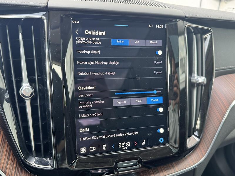 Volvo XC60 T8 AWD ULTIMATE // REZERVACE - fotka 45 z 45