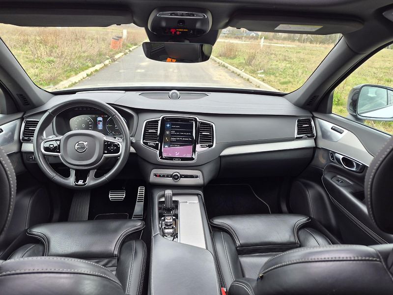 Volvo XC90 (2019) 2.0 /288kW - fotka 11 z 37