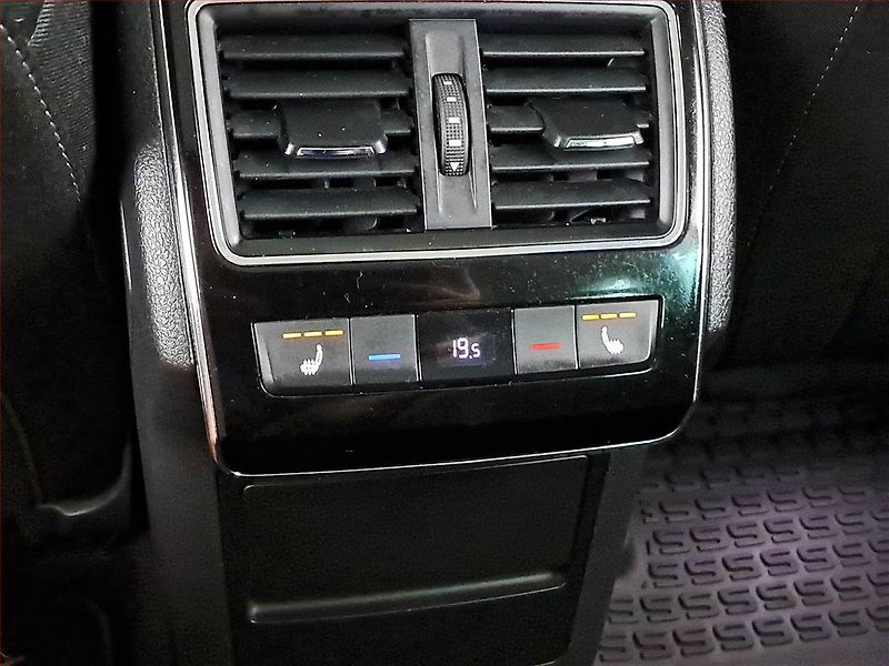 Škoda Superb (2016) Style Plus 2.0 TDI 4x4, 4X4 - fotka 23 z 25