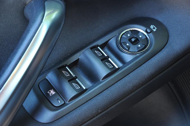 Ford Mondeo 2.0TDCi 103kW KOMBI Automat - fotka 16 z 21