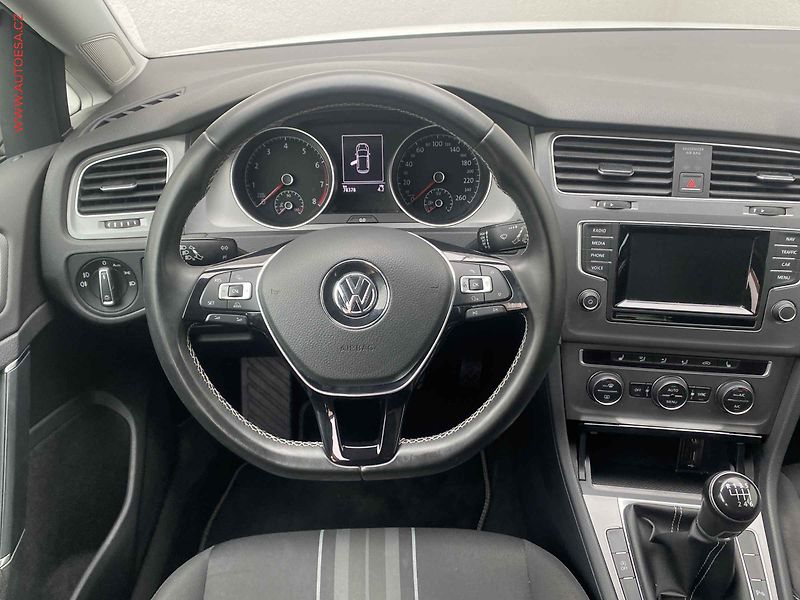 Volkswagen Golf (2015) 1.4 TSi, Lounge, TZ, navi - fotka 11 z 17