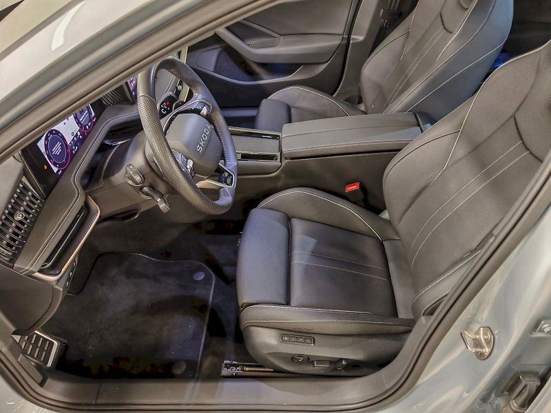 Škoda Superb (2025) Combi 2.0 TSI 195 kW DSG 4x4 S - fotka 25 z 36