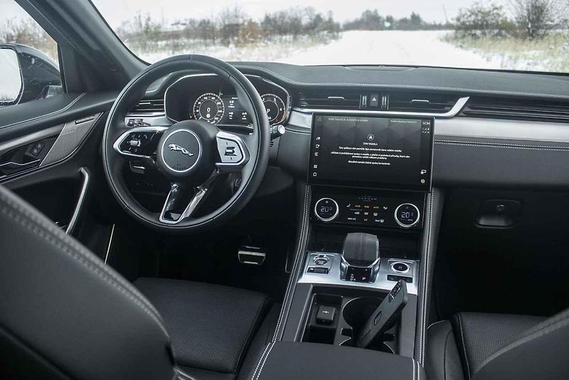 Jaguar F-Pace představuje zajímavou alternativu k německé prémii.