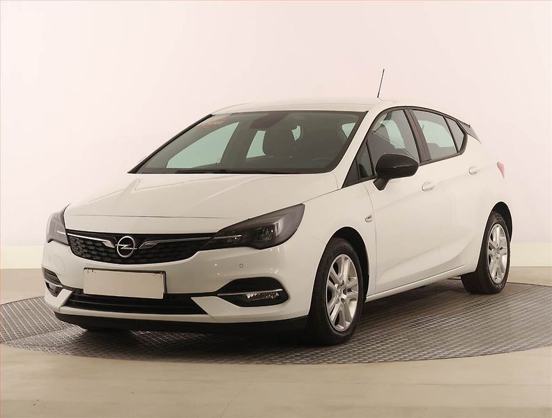 Opel Astra (2022) Business Edition 1.2 Turbo - fotka 2 z 17