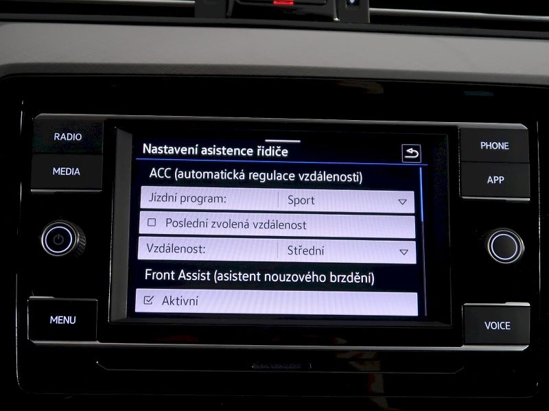 Volkswagen Passat (2024) BUSINESS 1.5TSI EVO DSG - fotka 23 z 36