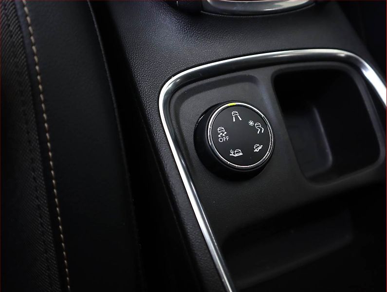 Opel Grandland X (2018) Elegance 1.2 Turbo, Automat - fotka 17 z 24