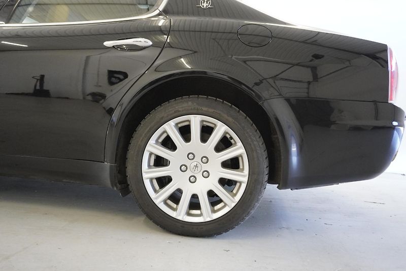 Maserati Quattroporte (2007) 4.2i 295 kW AUTOMAT - fotka 18 z 46