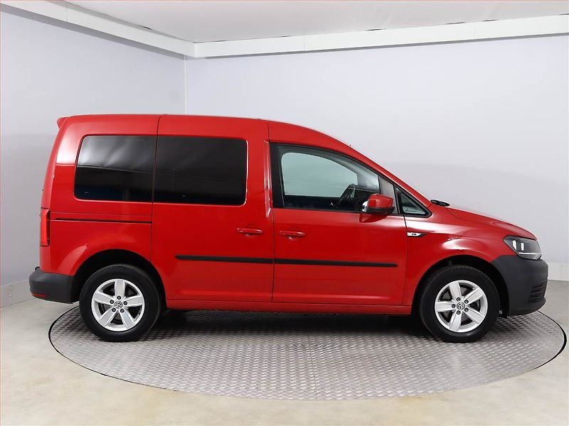 Volkswagen Caddy (2021) 1.4 TGI CNG, 5Míst, ČR, DPH - fotka 6 z 14