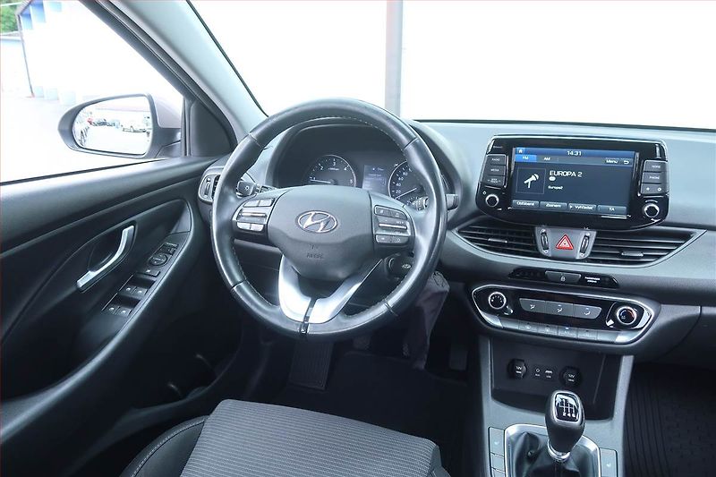 Hyundai i30 (2020) Family Comfort 1.6 CRDi - fotka 7 z 20