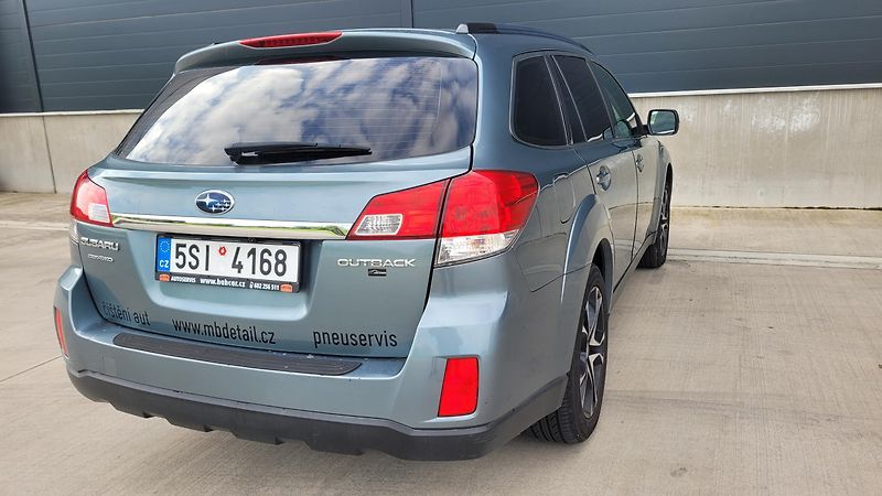 Subaru Legacy 2,5i 4x4 123 KW - fotka 11 z 24