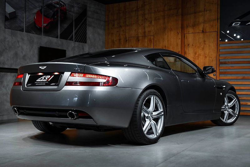 Aston Martin DB9 - fotka 19 z 19