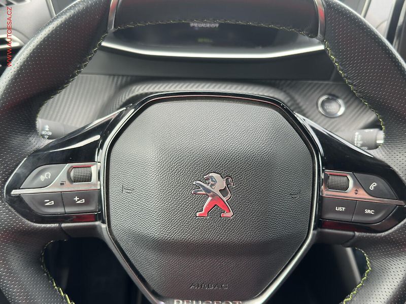 Peugeot 2008 (2021) 1.2PT, 1.maj,ČR, GT Line, LED - fotka 13 z 22