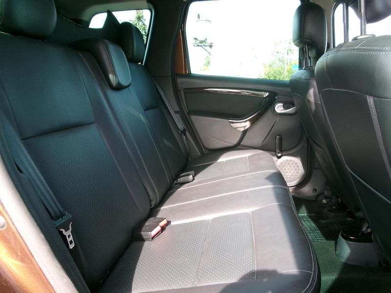 Dacia Duster 1,6 16V KLIMA 4X4 PRESTIGE  - fotka 17 z 28