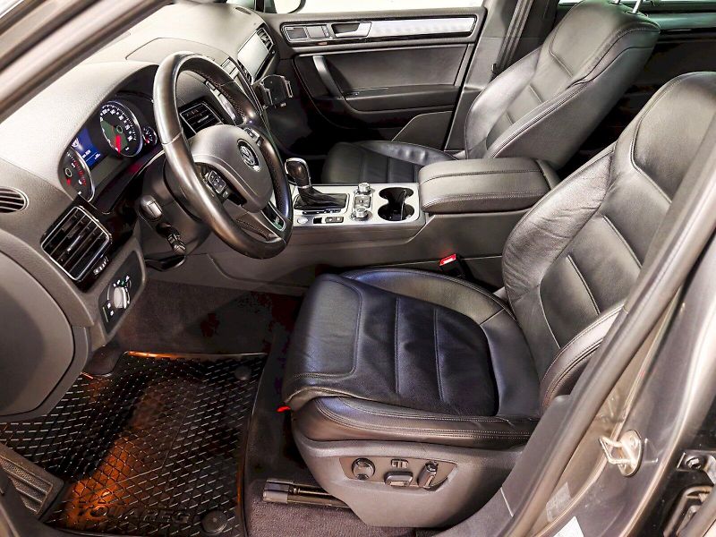 Volkswagen Touareg (2018) 3.0 TDI 193 kW DSG R-line - fotka 21 z 31
