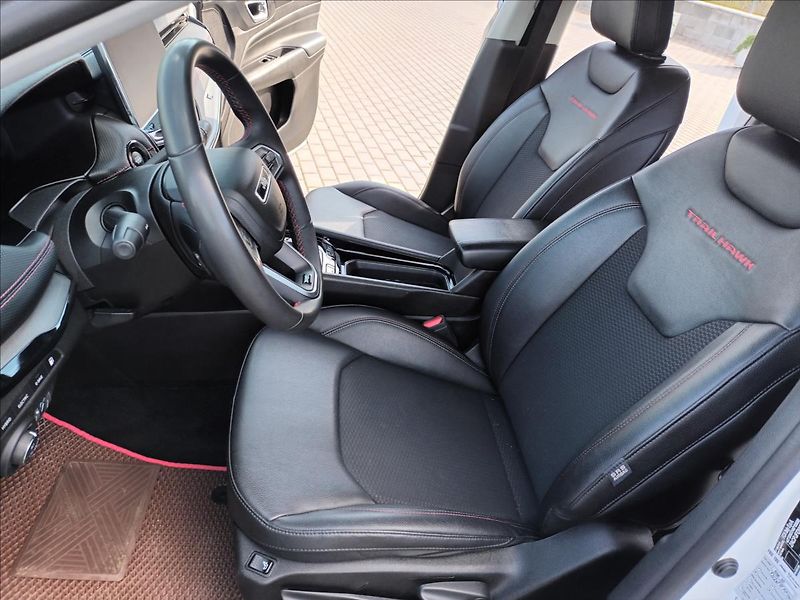 Jeep Compass 1,3 PHEV 132kW,TRAIL HAWK - fotka 14 z 50