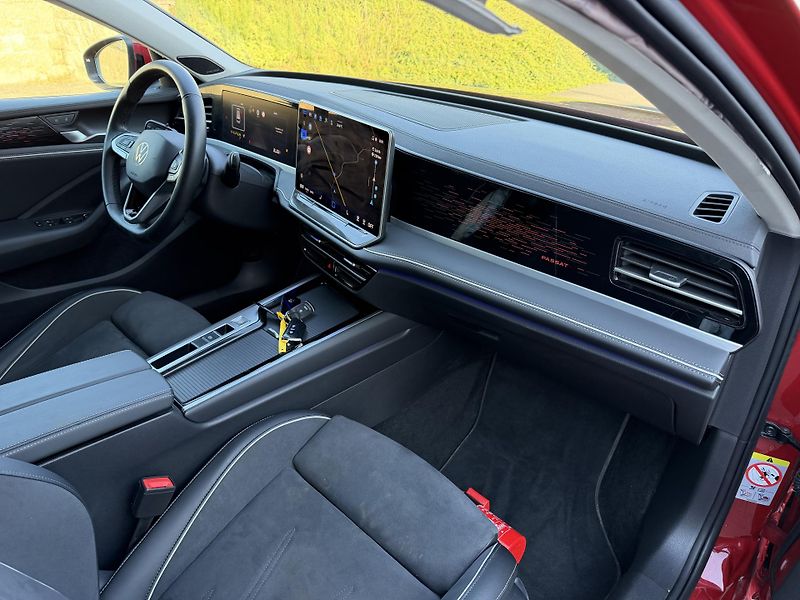 Volkswagen Passat 2,0TDi 147kW 4x4 ELEGANCE  - fotka 14 z 20