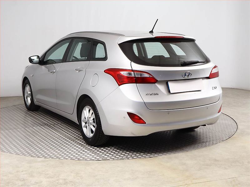 Hyundai i30 (2016) 1.6 GDI, Serv.kniha, Tempomat - fotka 4 z 14