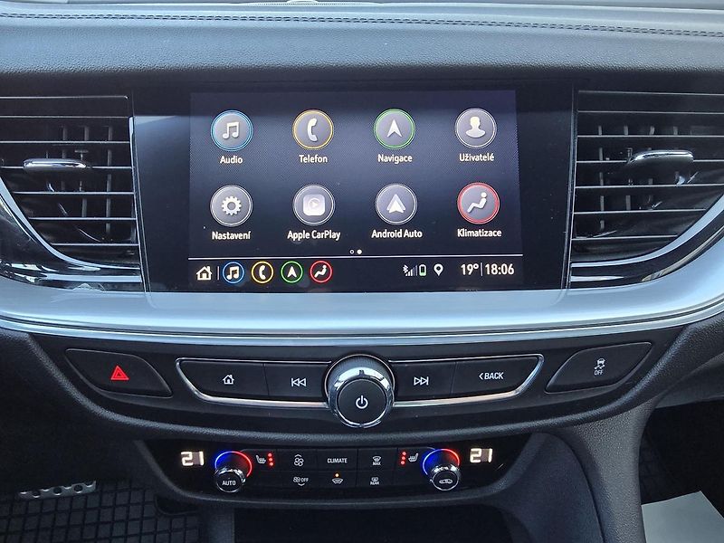 Opel Insignia 128kW 4x4 AUT Ultimate ST -DPH - fotka 22 z 40