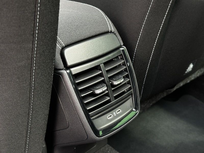 Škoda Scala 1.0TSi 116PS Monte Carlo Matri - fotka 40 z 44