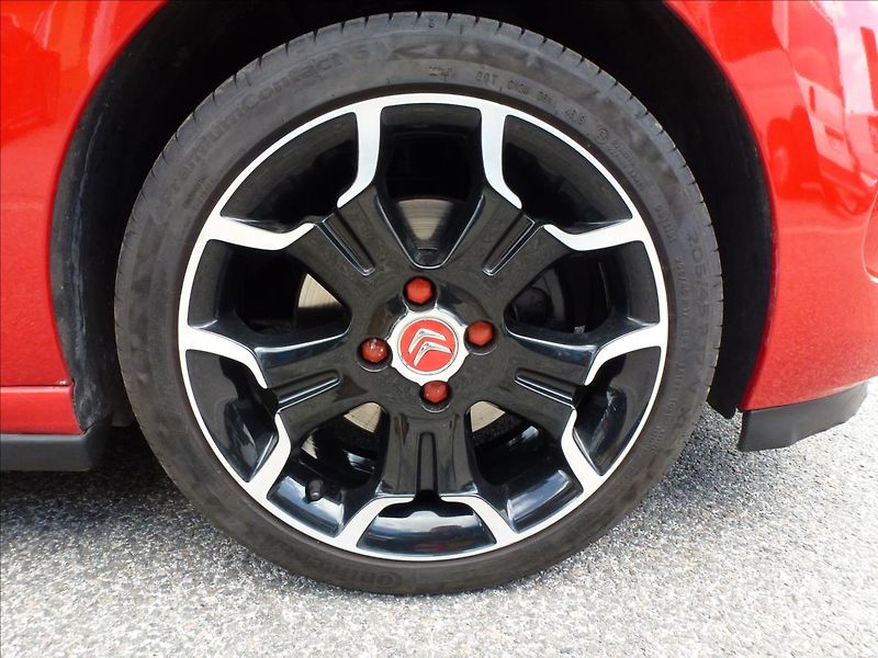 Citroën DS3 1,6 16V VTi THP SportChic - fotka 45 z 46