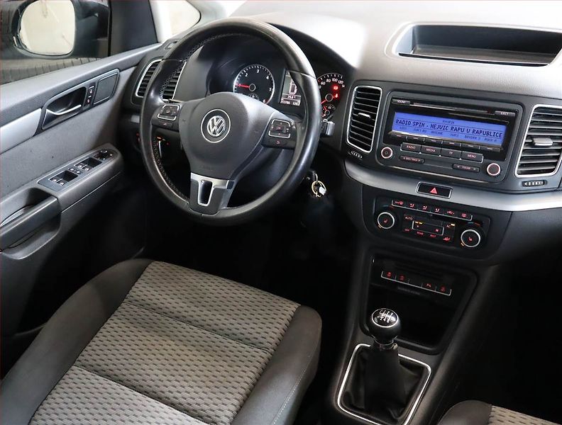 Volkswagen Sharan (2011) 2.0 TDI, Serv.kniha, Kůže - fotka 7 z 20