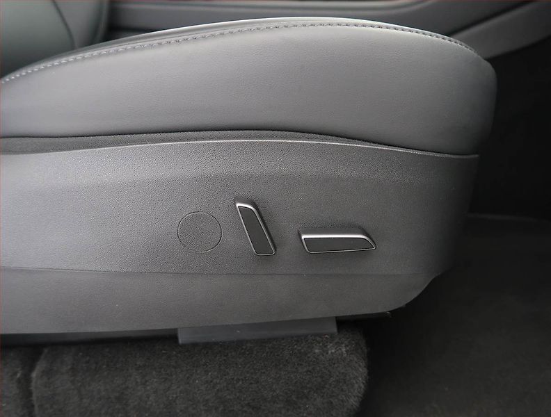 Tesla Model Y (2022) Long Range AWD 79kWh, SoH 93% - fotka 31 z 33