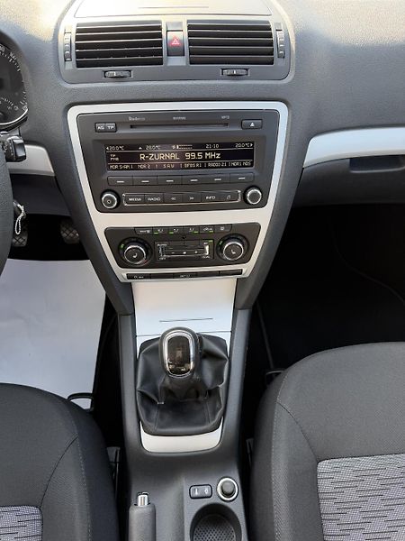 Škoda Octavia (2011) 2,0TDI 103 kW ELEGANCE 1MAJITE - fotka 30 z 48