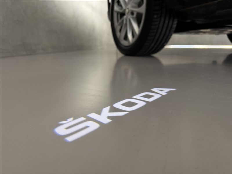 Škoda Karoq 2,0 TDi  DSG 4x4 Style Virtual - fotka 43 z 44