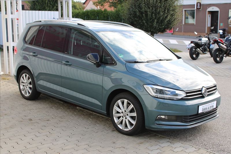Volkswagen Touran 1,5 TSI IQ.Drive DSG - fotka 2 z 4