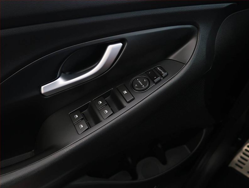 Hyundai i30 (2019) Style 1.6 CRDi, Automat - fotka 21 z 23