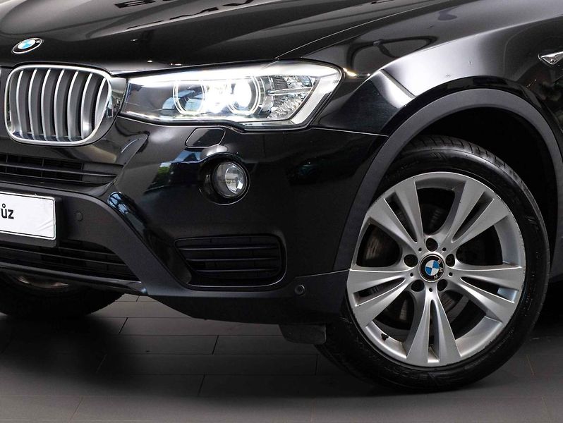 BMW X3 xDrive20d - fotka 17 z 20