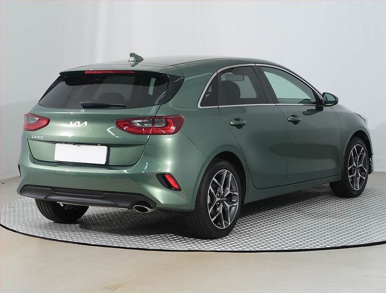 Kia Ceed (2025) 1.5 T-GDI - fotka 5 z 16