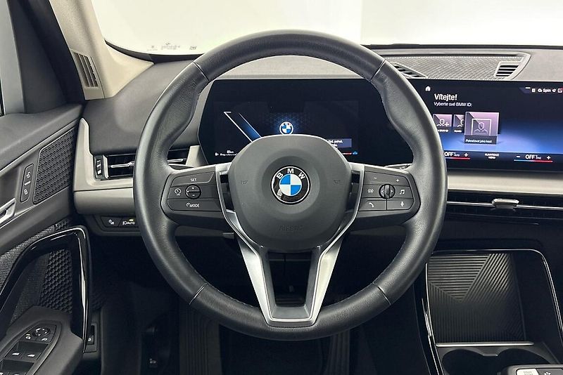 BMW X1 sDrive18i - fotka 19 z 22