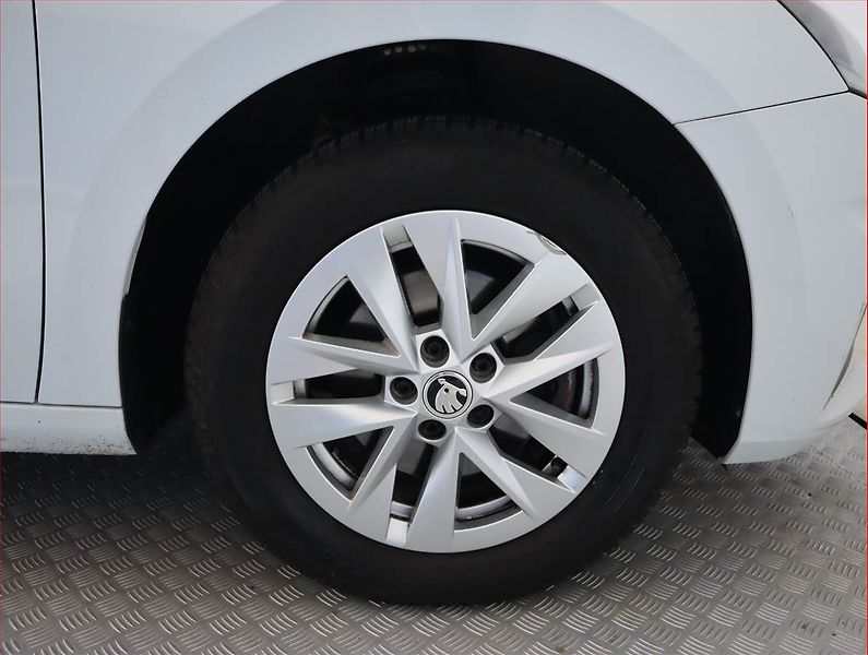 Škoda Fabia (2022) 1.0 TSI, Tempomat - fotka 15 z 20